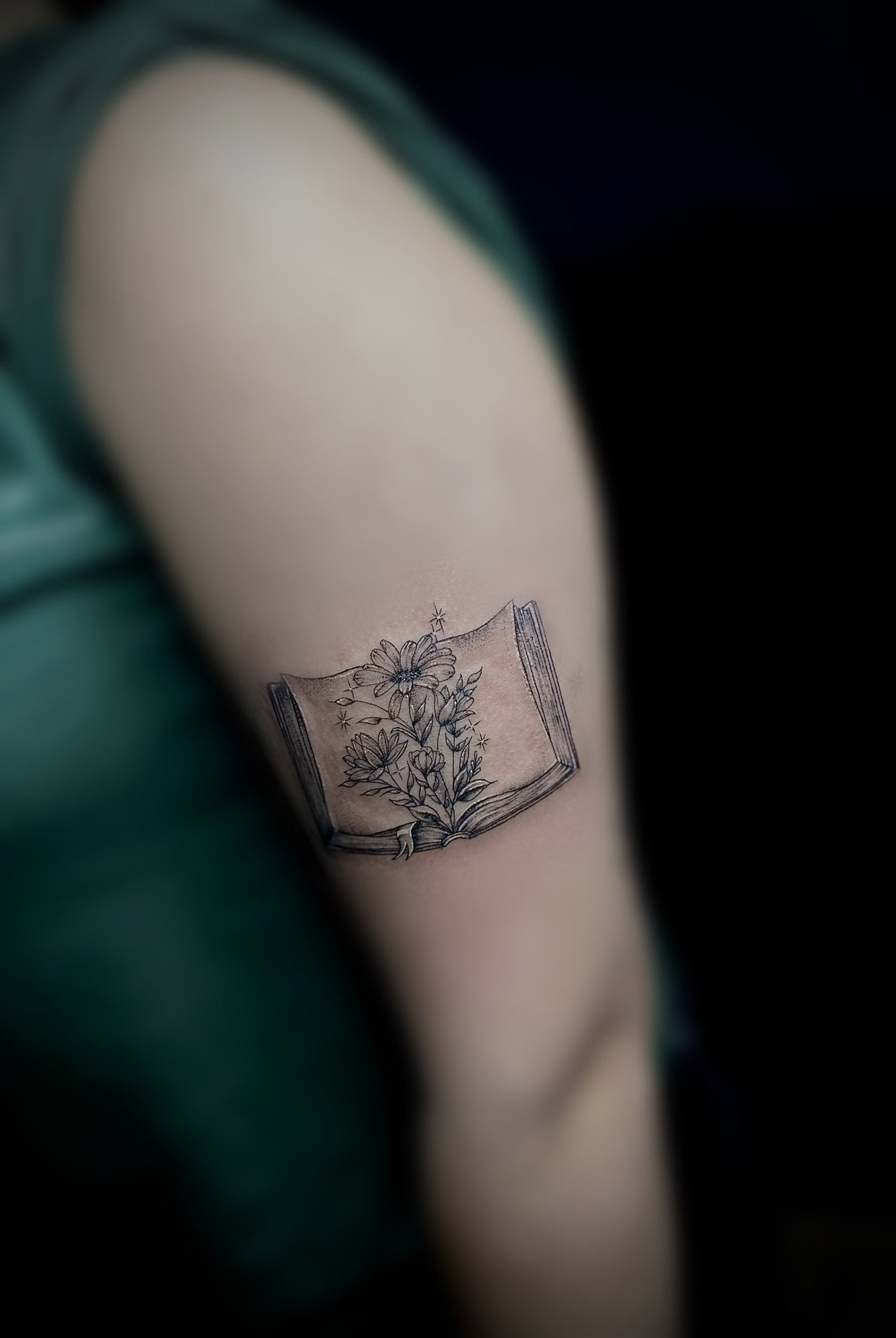 Fineline Tattoo